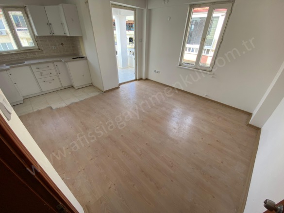 Altınoluk Mah. Edremit Satılık Daire |  2+1 Oda | 80M2 4.750.000Tl  Krediye Uygun  | 3. Kat | Kat Kaloriferi | 1 Banyo | 2 Yatak Odası Resim-4