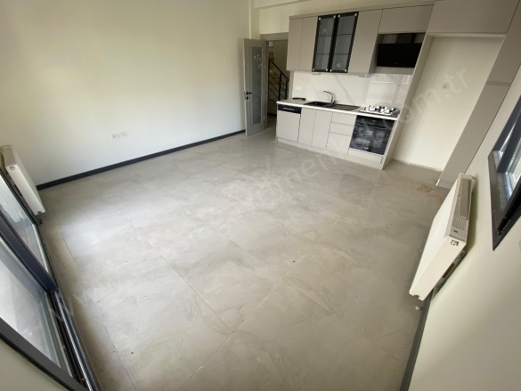 Altınoluk Mah. Edremit Satılık Daire |  3+1 Oda | 180M2 9.500.000Tl  Krediye Uygun  | Dubleks | Kat Kaloriferi | 3 Banyo | 3 Yatak Odası Resim-3