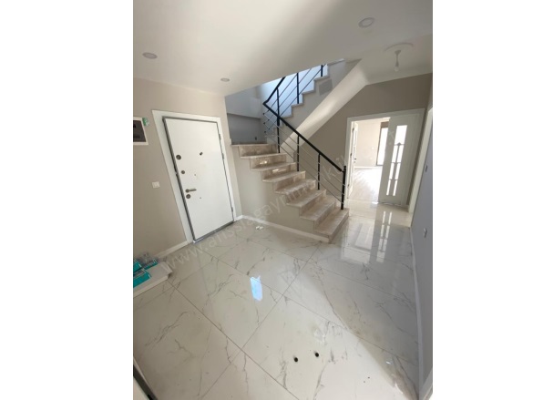 Narlı Mah. Edremit Satılık Villa |  4+1 Oda | 200M2 13.500.000Tl  Krediye Uygun  | Villa | Kat Kaloriferi | 3 Banyo | 4 Yatak Odası Resim-5