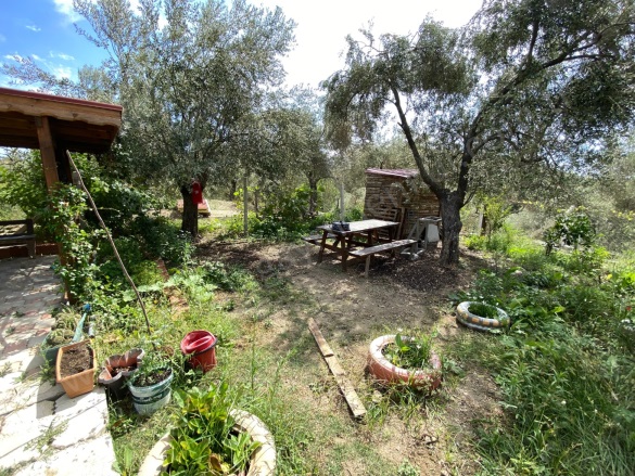 Bahçedere Köyü Ayvacık Satılık Müstakil Ev |  2+1 Oda | 273M2 2.750.000Tl | Müstakil | Soba | 1 Banyo | 2 Yatak Odası Resim-4