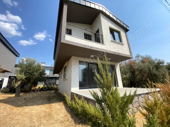 Mıhlı Mah-Küçükkuyu Köyü. Ayvacık Satılık Villa |  3+1 Oda | 140M2 15.000.000Tl  Krediye Uygun  | Müstakil | Kat Kaloriferi | 2 Banyo | 3 Yatak Odası Resim-1