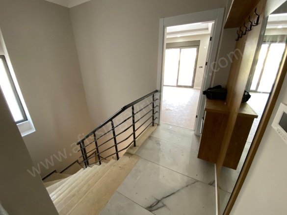 Altınoluk Mah. Edremit Satılık Daire |  3+1 Oda | 150M2 8.500.000Tl  Krediye Uygun  | Dubleks | Kat Kaloriferi | 2 Banyo | 3 Yatak Odası Resim-3