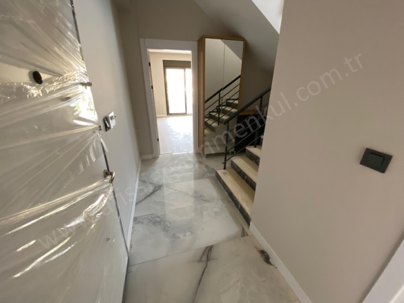 Altınoluk Mah. Edremit Satılık Daire |  3+1 Oda | 150M2 9.500.000Tl  Krediye Uygun  | Dubleks | Kat Kaloriferi | 2 Banyo | 3 Yatak Odası Resim-1