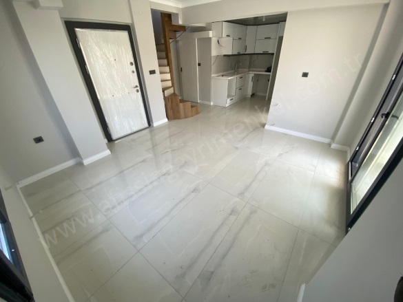 Altınoluk Mah. Edremit Satılık Daire |  1.5+1 Oda | 75M2 5.250.000Tl  Krediye Uygun  | 3. Kat | Kat Kaloriferi | 1 Banyo | 1 Yatak Odası Resim-2