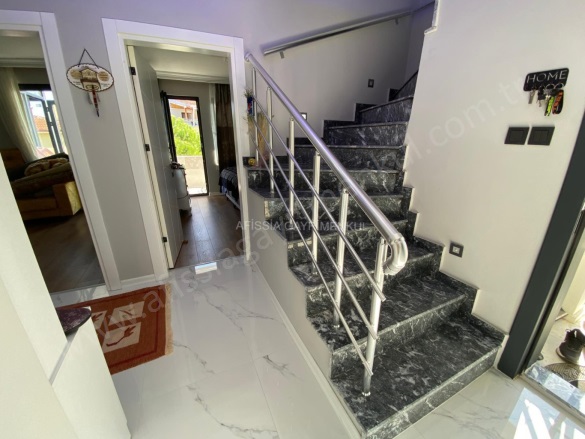 Altınoluk Mah. Edremit Satılık Daire |  3+1 Oda | 170M2 7.000.000Tl  Krediye Uygun  | 3. Kat | Klima | 2 Banyo | 3 Yatak Odası Resim-1