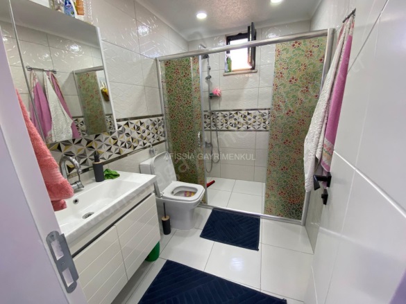 Altınoluk Mah. Edremit Satılık Daire |  3+1 Oda | 170M2 7.000.000Tl  Krediye Uygun  | 3. Kat | Klima | 2 Banyo | 3 Yatak Odası Resim-3