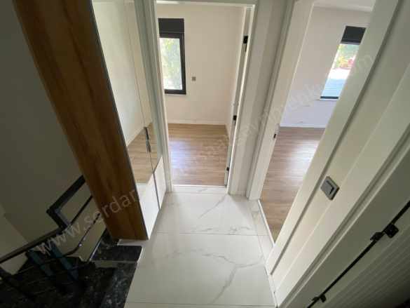 Altınoluk Merkezde 4+1 Bahçeli Dublex Satılık Daire Edremit Mah