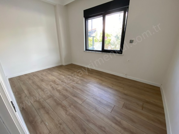 Altınoluk Mah. Edremit Satılık Daire |  4+1 Oda | 180M2 8.500.000Tl  Krediye Uygun  | Dubleks | Kat Kaloriferi | 2 Banyo | 4 Yatak Odası Resim-3