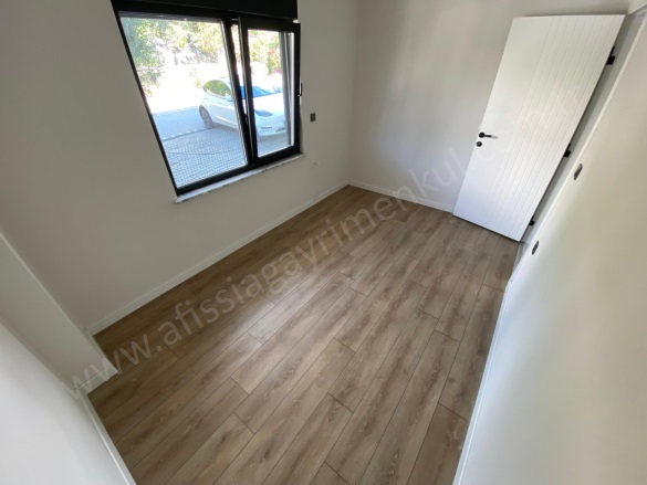 Altınoluk Mah. Edremit Satılık Daire |  4+1 Oda | 180M2 8.500.000Tl  Krediye Uygun  | Dubleks | Kat Kaloriferi | 2 Banyo | 4 Yatak Odası Resim-4