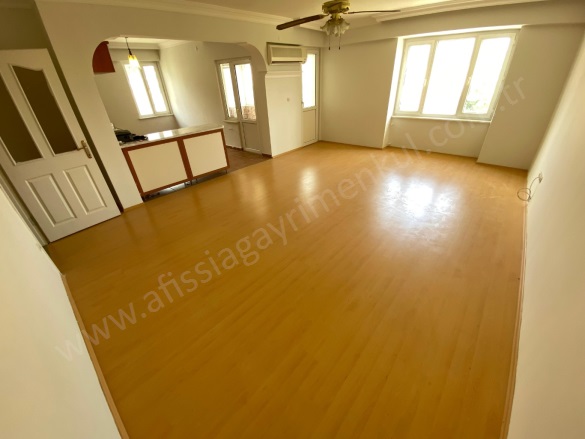 Altınoluk Mah. Edremit Satılık Daire |  3+1 Oda | 140M2 5.700.000Tl  Krediye Uygun  | 3. Kat | Klima | 2 Banyo | 3 Yatak Odası Resim-3