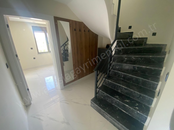 Tahtakuşlar Mah. Edremit Satılık Villa |  4+1 Oda | 180M2 16.500.000Tl  Krediye Uygun  | Tripleks | Yerden Isıtma | 4 Banyo | 4 Yatak Odası Resim-2