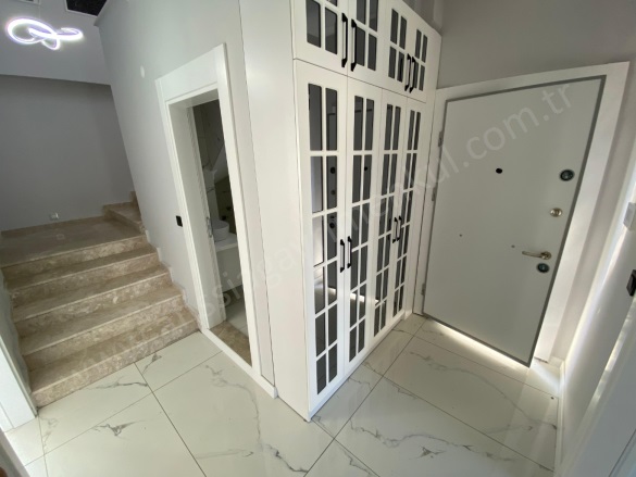 Güre Cumhuriyet Mah. Edremit Satılık Villa |  4+1 Oda | 180M2 17.500.000Tl  Krediye Uygun  Eşyalı  | Villa | Kat Kaloriferi | 3 Banyo | 4 Yatak Odası Resim-1