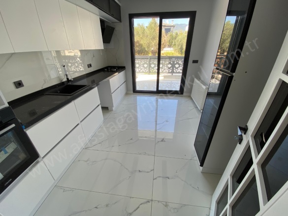 Güre Cumhuriyet Mah. Edremit Satılık Villa |  4+1 Oda | 180M2 17.500.000Tl  Krediye Uygun  Eşyalı  | Villa | Kat Kaloriferi | 3 Banyo | 4 Yatak Odası Resim-2