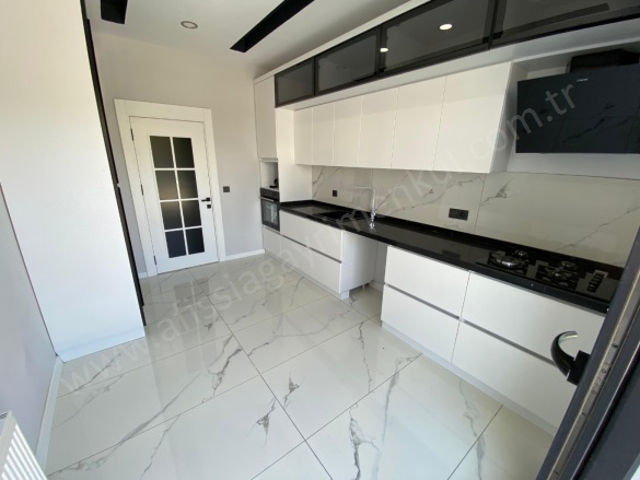 Güre Cumhuriyet Mah. Edremit Satılık Villa |  4+1 Oda | 180M2 17.500.000Tl  Krediye Uygun  Eşyalı  | Villa | Kat Kaloriferi | 3 Banyo | 4 Yatak Odası Resim-5