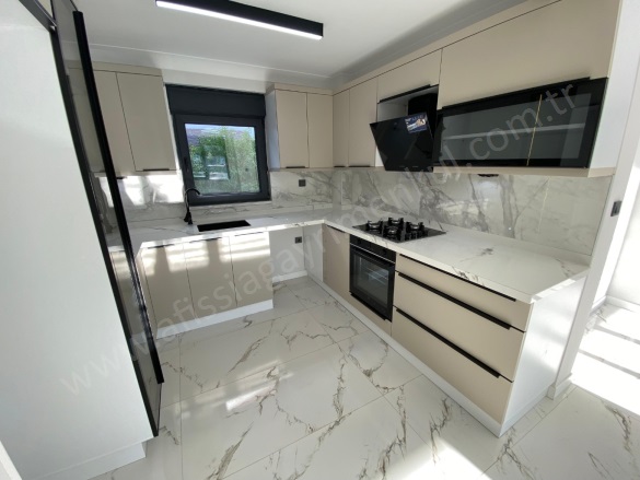 Altınoluk Mah. Edremit Satılık Daire |  3+1 Oda | 175M2 9.850.000Tl  Krediye Uygun  | Tripleks | Kat Kaloriferi | 3 Banyo | 3 Yatak Odası Resim-3