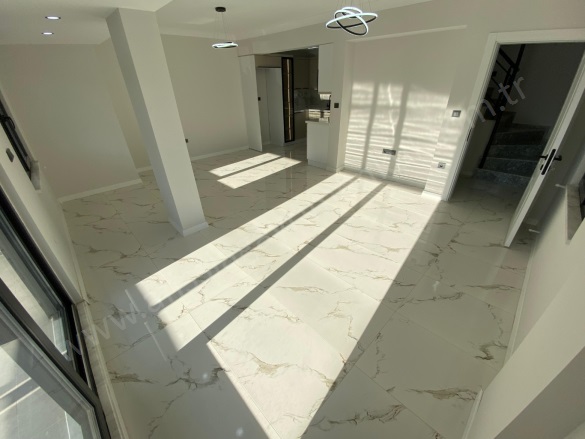 Altınoluk Mah. Edremit Satılık Daire |  3+1 Oda | 175M2 9.850.000Tl  Krediye Uygun  | Tripleks | Kat Kaloriferi | 3 Banyo | 3 Yatak Odası Resim-4