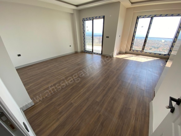 Altınoluk Mah. Edremit Satılık Daire |  4+1 Oda | 145M2 10.500.000Tl  Krediye Uygun  | Dubleks | Kat Kaloriferi | 2 Banyo | 4 Yatak Odası Resim-4