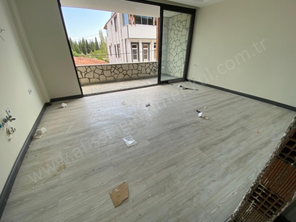 Çamlıbel Mah. Edremit Satılık Daire |  1+1 Oda | 60M2 3.500.000Tl  Krediye Uygun  | 2. Kat | Kat Kaloriferi | 1 Banyo | 1 Yatak Odası Resim-2