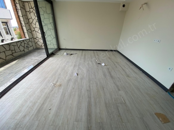 Çamlıbel Mah. Edremit Satılık Daire |  1+1 Oda | 60M2 3.500.000Tl  Krediye Uygun  | 2. Kat | Kat Kaloriferi | 1 Banyo | 1 Yatak Odası Resim-4
