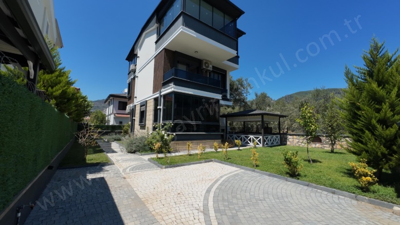 Altınoluk Mah. Edremit Satılık Villa |  4+1 Oda | 180M2 24.500.000Tl  Krediye Uygun  | Tripleks | Yerden Isıtma | 3 Banyo | 4 Yatak Odası Resim-3