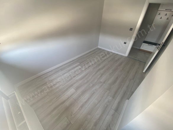 Akçay Mah. Edremit Satılık Daire |  3+1 Oda | 130M2 9.000.000Tl  Krediye Uygun  | 3. Kat | Doğalgaz(Kombi) | 2 Banyo | 3 Yatak Odası Resim-3