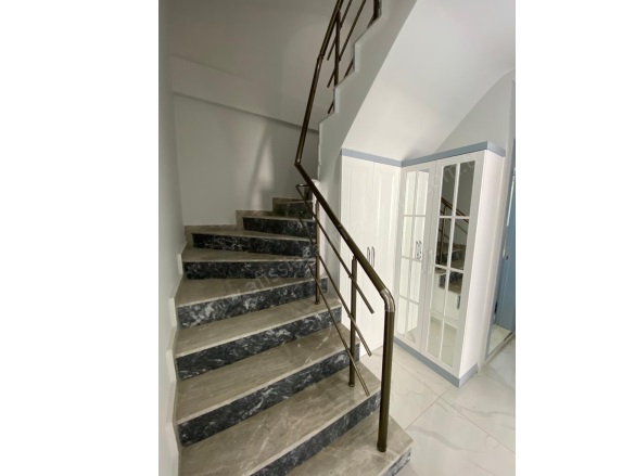 Altınoluk Mah. Edremit Satılık Villa |  4+1 Oda | 145M2 14.000.000Tl  Krediye Uygun  | Tripleks | Kat Kaloriferi | 3 Banyo | 4 Yatak Odası Resim-3