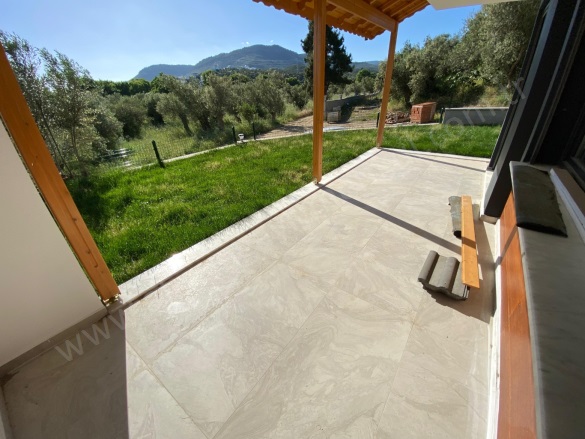 Narlı Mah. Edremit Satılık Villa |  3+1 Oda | 145M2 12.500.000Tl  Krediye Uygun  | Dubleks | Kat Kaloriferi | 2 Banyo | 3 Yatak Odası Resim-5