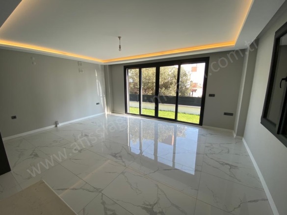 Güre Mah. Edremit Satılık Villa |  3+1 Oda | 150M2 12.750.000Tl  Krediye Uygun  | Tripleks | Kat Kaloriferi | 2 Banyo | 3 Yatak Odası Resim-3