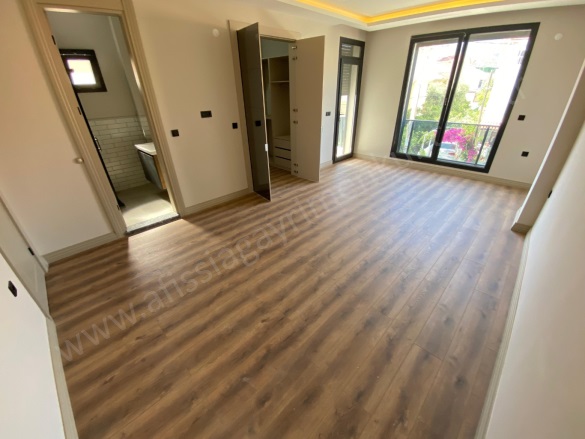 Narlı Mah. Edremit Satılık Villa |  4+2 Oda | 200M2 30.000.000Tl  Krediye Uygun  | Tripleks | Yerden Isıtma | 4 Banyo | 4 Yatak Odası Resim-3