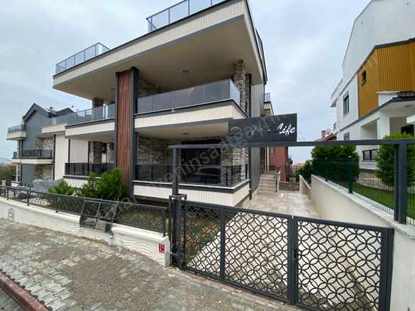 Altınolukta Deniz Ve Dağ Manzaralı Trıplex 4+2 Satılık Villa Edremit Altınoluk Mah