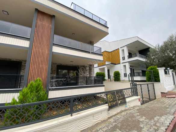 Altınolukta Deniz Ve Dağ Manzaralı Trıplex 4+2 Satılık Villa Edremit Altınoluk Mah