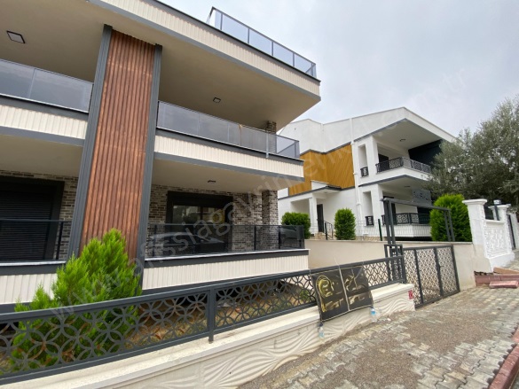 Altınoluk Mah. Edremit Satılık Villa |  4+2 Oda | 165M2 14.500.000Tl  Krediye Uygun  | Tripleks | Kat Kaloriferi | 3 Banyo | 4 Yatak Odası Resim-2