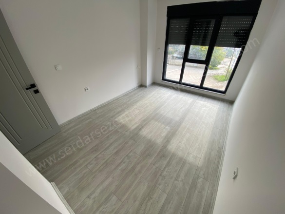 Altınoluk Mah. Edremit Satılık Daire |  2.5+1 Oda | 150M2 7.500.000Tl  Krediye Uygun  | 2. Kat | Klima | 2 Banyo | 2 Yatak Odası Resim-2