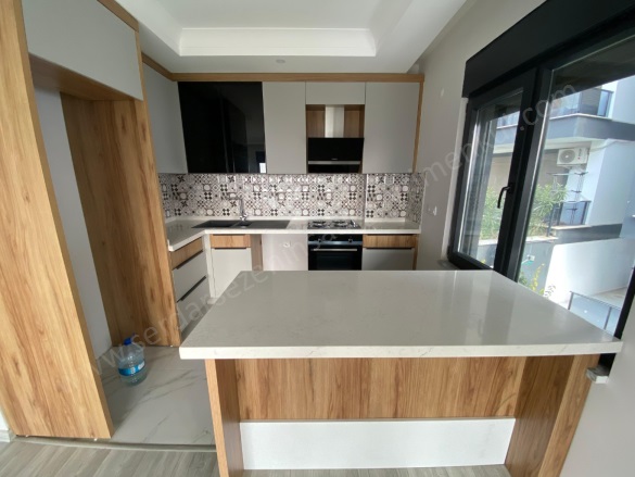 Altınoluk Mah. Edremit Satılık Daire |  2.5+1 Oda | 150M2 7.250.000Tl  Krediye Uygun  | 2. Kat | Klima | 2 Banyo | 2 Yatak Odası Resim-4