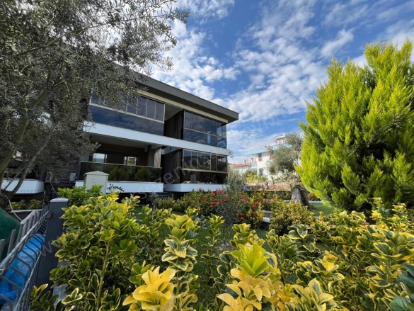 Altınoluk Mah. Edremit Satılık Daire |  3+1 Oda | 145M2 10.400.000Tl  Krediye Uygun  | Bahçe Dubleksi | Klima | 2 Banyo | 3 Yatak Odası Resim-4