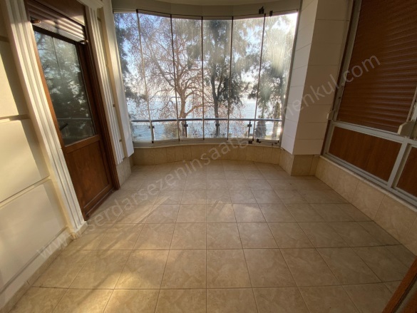 Altınoluk Mah. Edremit Satılık Daire |  3+1 Oda | 165M2 14.500.000Tl  Krediye Uygun  | 3. Kat | Klima | 2 Banyo | 3 Yatak Odası Resim-3