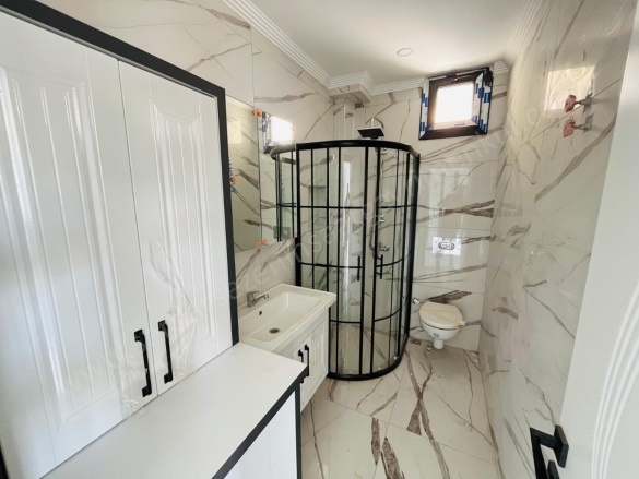 Altınoluk Mah. Edremit Satılık Daire |  1+1 Oda | 60M2 4.600.000Tl  Krediye Uygun  | 1. Kat | Yerden Isıtma | 1 Banyo | 1 Yatak Odası Resim-3