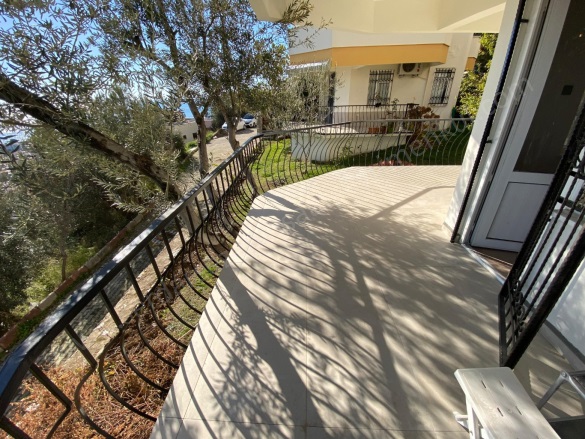 Altınoluk Mah. Edremit Satılık Villa |  3+1 Oda | 200M2 8.900.000Tl  Krediye Uygun  | Tripleks | Klima | 2 Banyo | 3 Yatak Odası Resim-2