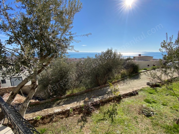 Altınoluk Mah. Edremit Satılık Villa |  3+1 Oda | 200M2 8.900.000Tl  Krediye Uygun  | Tripleks | Klima | 2 Banyo | 3 Yatak Odası Resim-4