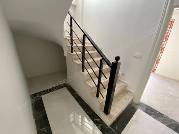 Altınoluk Mah. Edremit Satılık Daire |  140M2 13.000.000Tl | 3. Kat | Yerden Isıtma | 2 Banyo Resim-5