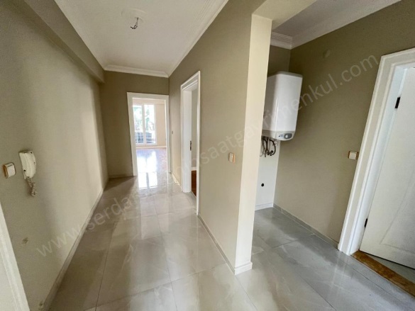 Altınoluk Mah. Edremit Satılık Daire |  3+1 Oda | 125M2 6.100.000Tl  Krediye Uygun  | Yüksek Giriş | Klima | 1 Banyo | 3 Yatak Odası Resim-2