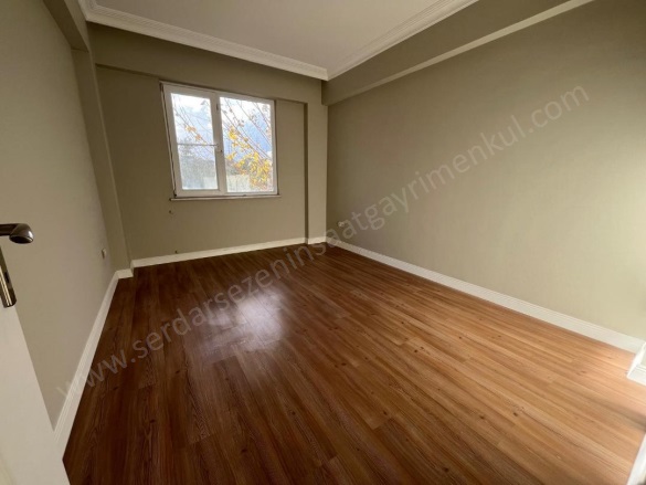 Altınoluk Mah. Edremit Satılık Daire |  3+1 Oda | 125M2 6.100.000Tl  Krediye Uygun  | Yüksek Giriş | Klima | 1 Banyo | 3 Yatak Odası Resim-5