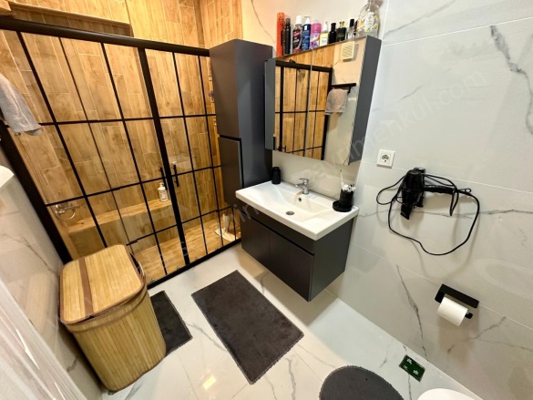 Altınoluk Mah. Edremit Satılık Daire |  6+2 Oda | 230M2 8.500.000Tl  Krediye Uygun  | 3. Kat | Klima | 2 Banyo | 6 Yatak Odası Resim-2