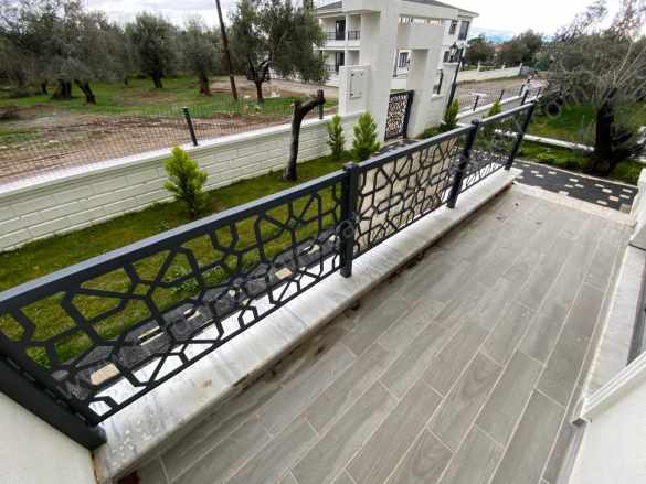 Gürede Müstakil Bahçeli 2+1 Ler Satılık Daire Edremit Güre Mah