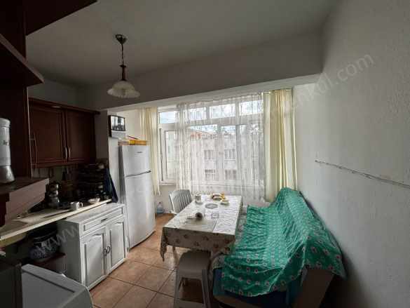 Altınolukta Anayolun Altında 1+1 Ayrı Mutfak Satılık Daire Edremit Altınoluk Mah