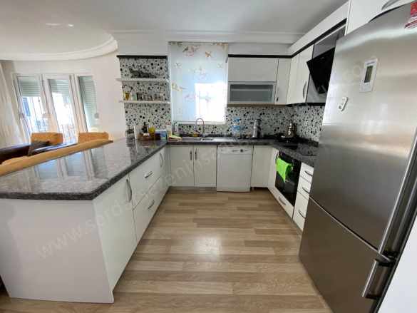 Altınolukta Bahçeli Müştemilatlı Trıplex 3+2 Satılık Villa Edremit Altınoluk Mah