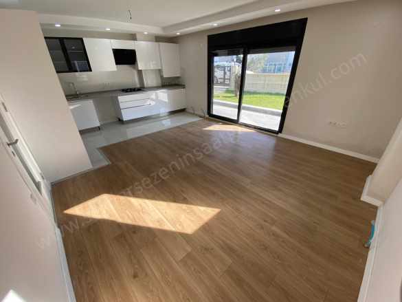 Altınoluk Narlıda Havuzlu Sitede 6+1 Trıplex Lar Satılık Villa Edremit Narlı Mah