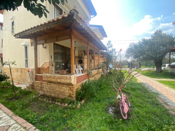 Avcılar Mah. Edremit Satılık Villa |  3+1 Oda | 140M2 10.450.000Tl  Krediye Uygun  Eşyalı  | Tripleks | Klima | 1 Banyo | 3 Yatak Odası Resim-5