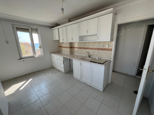 Altınoluk Mah. Edremit Satılık Daire |  3+1 Oda | 140M2 6.700.000Tl  Krediye Uygun  | 3. Kat | 2 Banyo | 3 Yatak Odası Resim-3