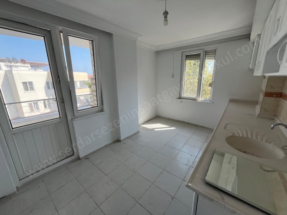 Altınoluk Mah. Edremit Satılık Daire |  3+1 Oda | 140M2 6.700.000Tl  Krediye Uygun  | 3. Kat | 2 Banyo | 3 Yatak Odası Resim-4